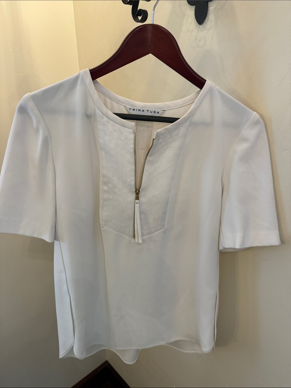 Trina Turk White Short-Sleeve Zip-Front Top